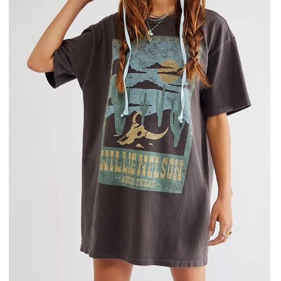 DayDreamer Gray Willie Nelson Oversized Band Tee Womens Medium Graphic T-Shirt - Picture 1 of 10
